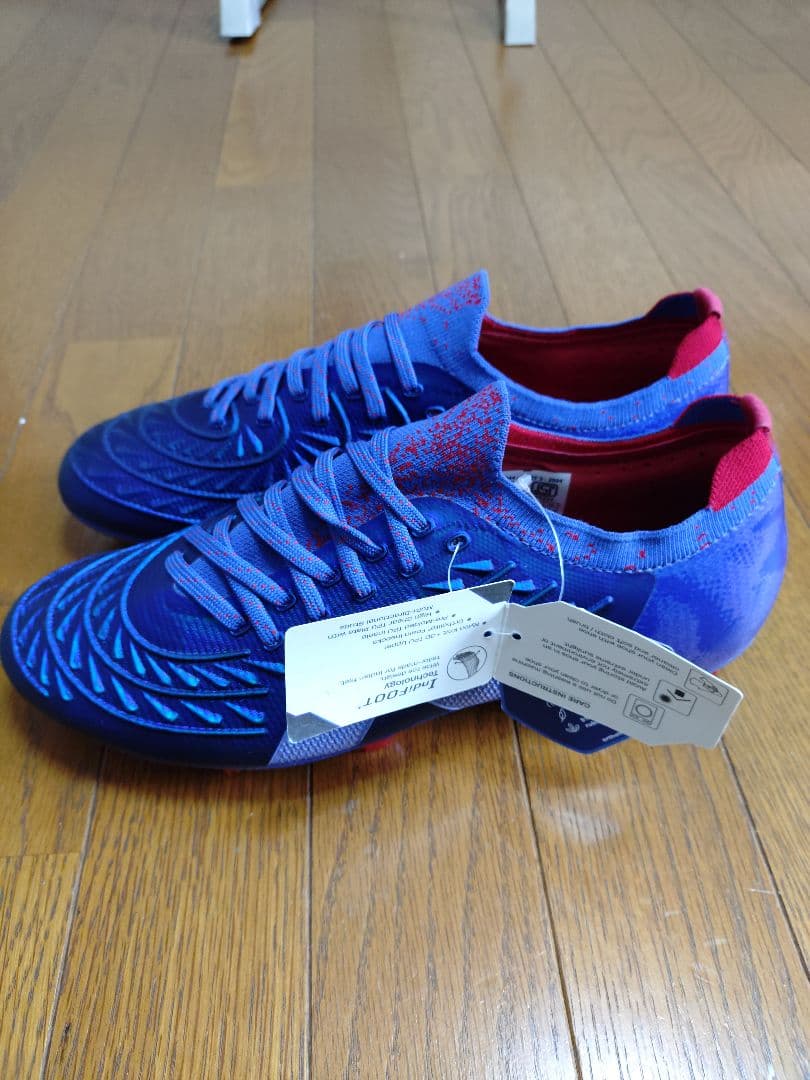 シューズ Nivia Aura
