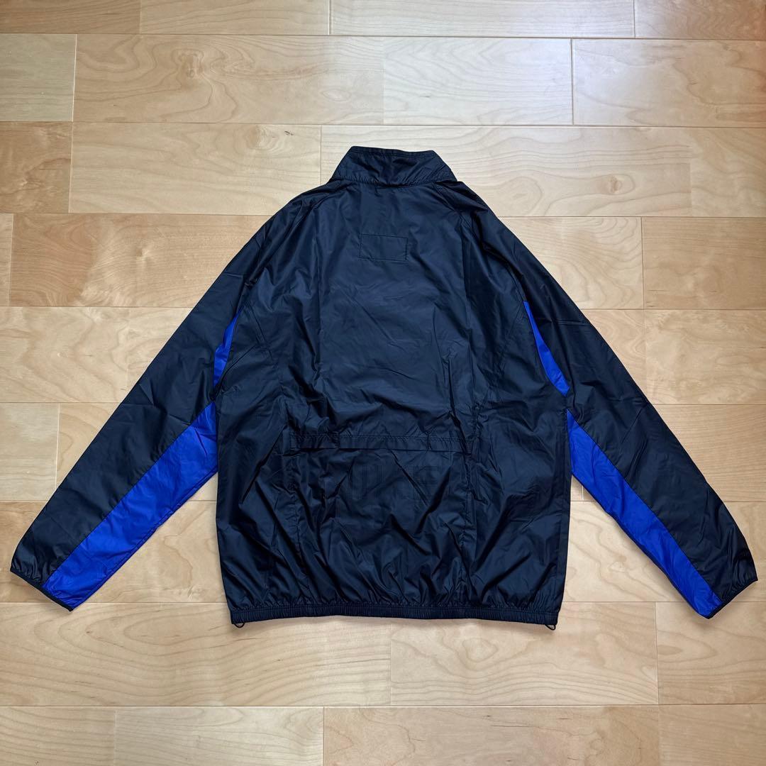NIKE ランニングジャケット　ウィンドブレーカー　軽量　黒青ブラック　M 新品