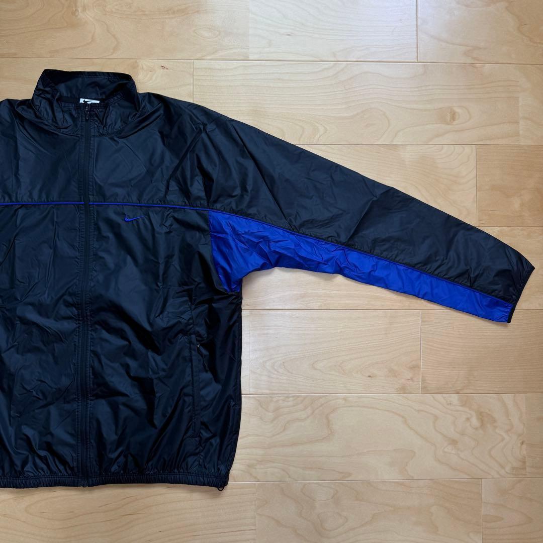 NIKE ランニングジャケット　ウィンドブレーカー　軽量　黒青ブラック　M 新品