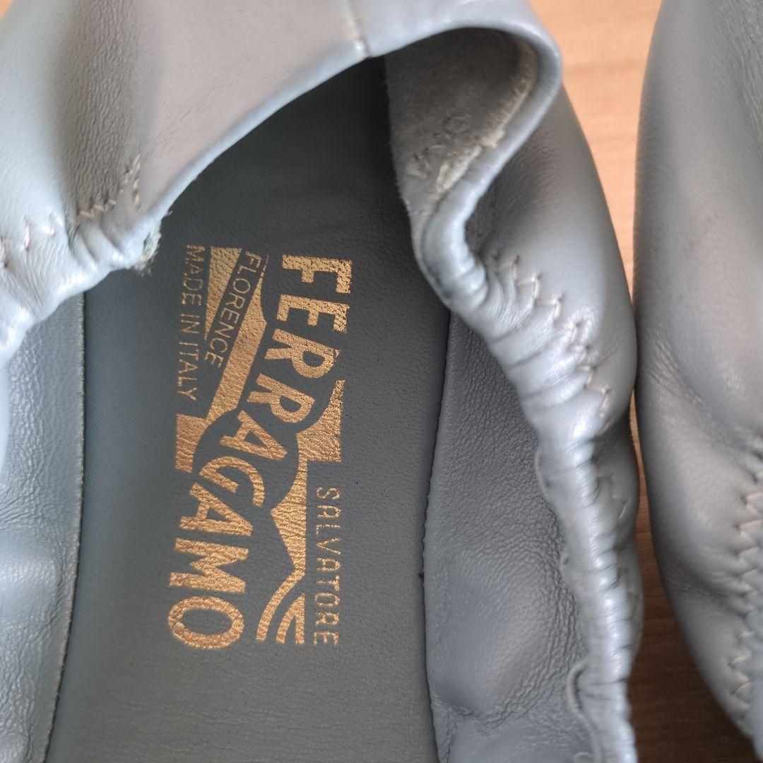 SalvatoreFerragamo レザーフラットシューズ