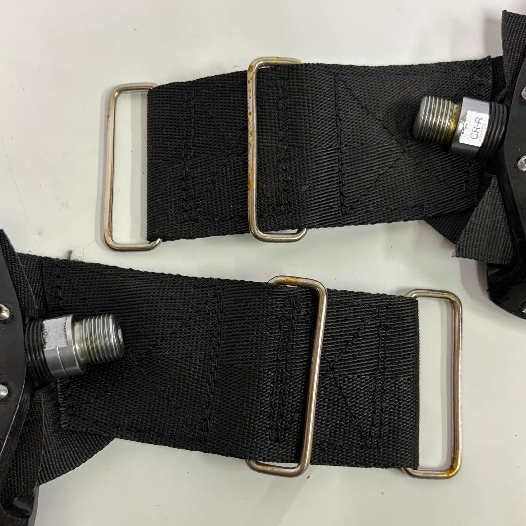 DMR BIKES V12 ペダル ブラック Hold fastストラップ付き