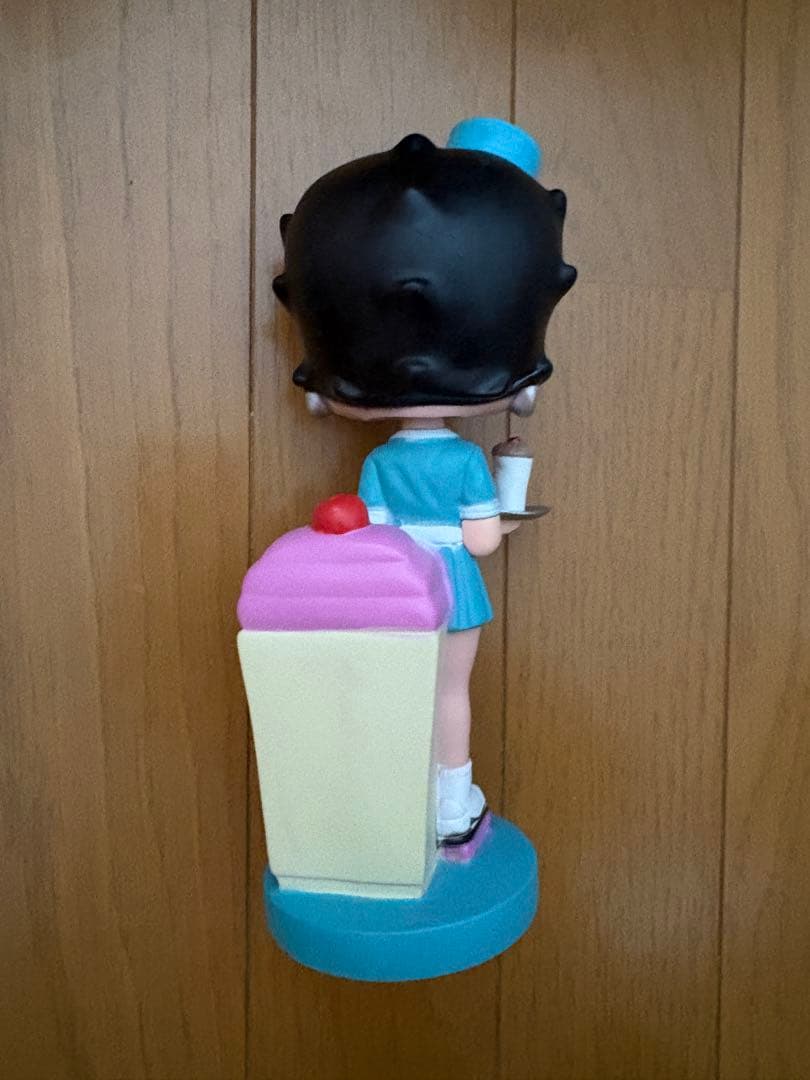 Wacky Wobbler Drive-In Betty Boop フィギュア