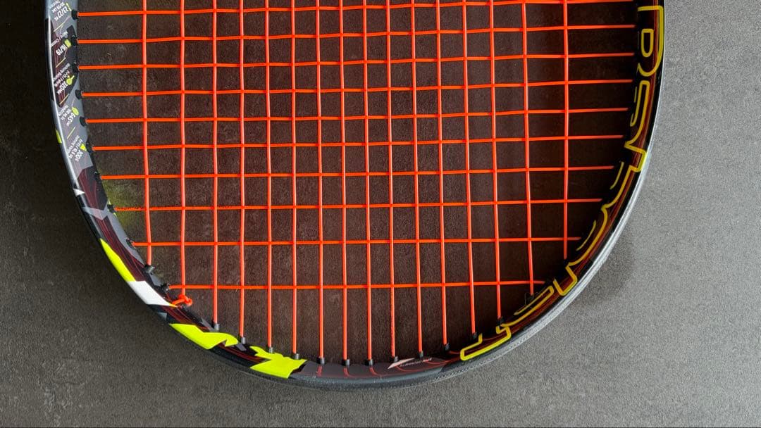【美品】使用少 Babolat ピュアアエロ2023 面100グリップサイズ2
