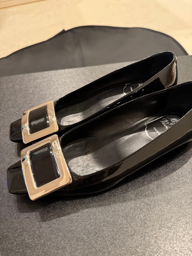 Roger vivier パテントレザー バレリーナ