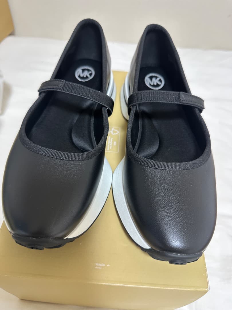 【極美品】MICHAEL KORS(マイケルコース） ARI バレエ スニーカー