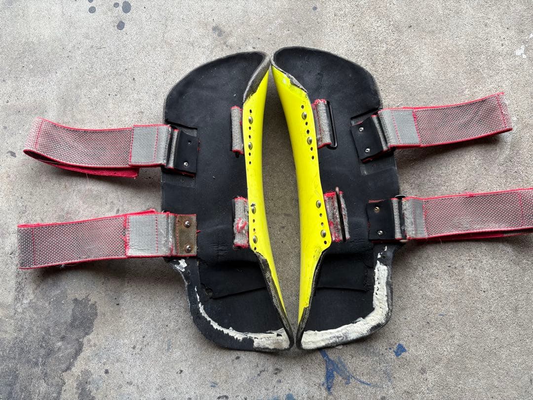 LEKI スキー用カーボンファイバー プロテクター　レガース