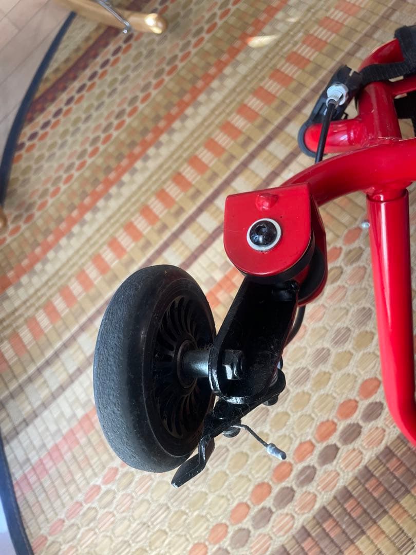 EzyRoller 赤 乗り物おもちゃ ドリフト3輪車