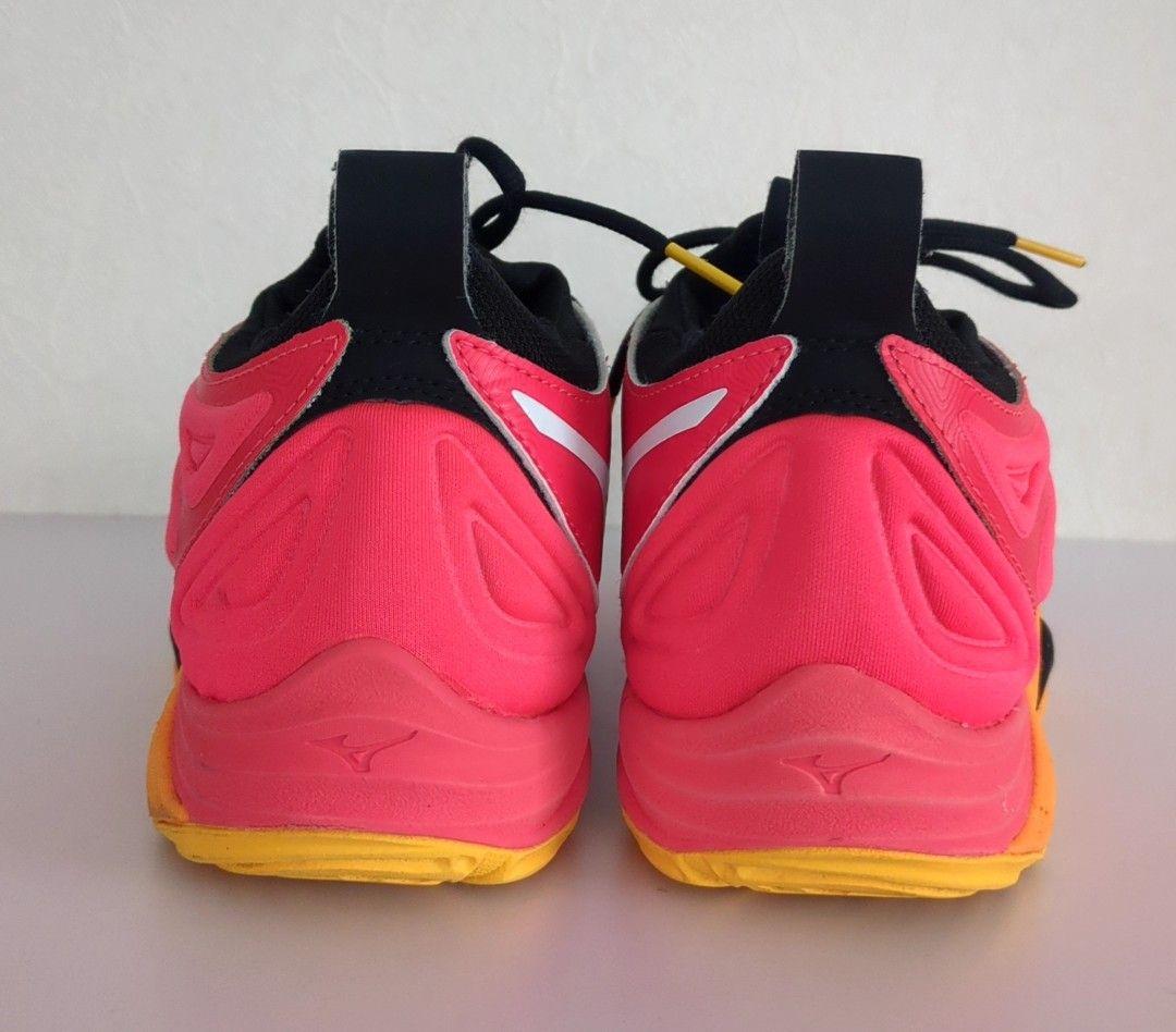 【ミズノ MIZUNO】バレーボールシューズ ウエーブモーメンタム 極美品