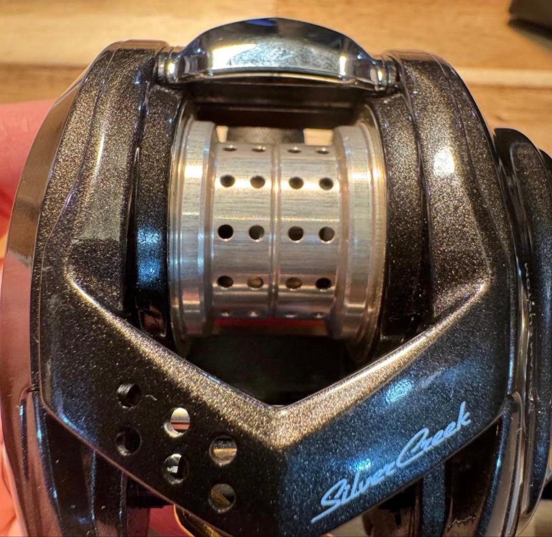DAIWA 22 シルバークリーク エア TW ストリームカスタム 8.5L