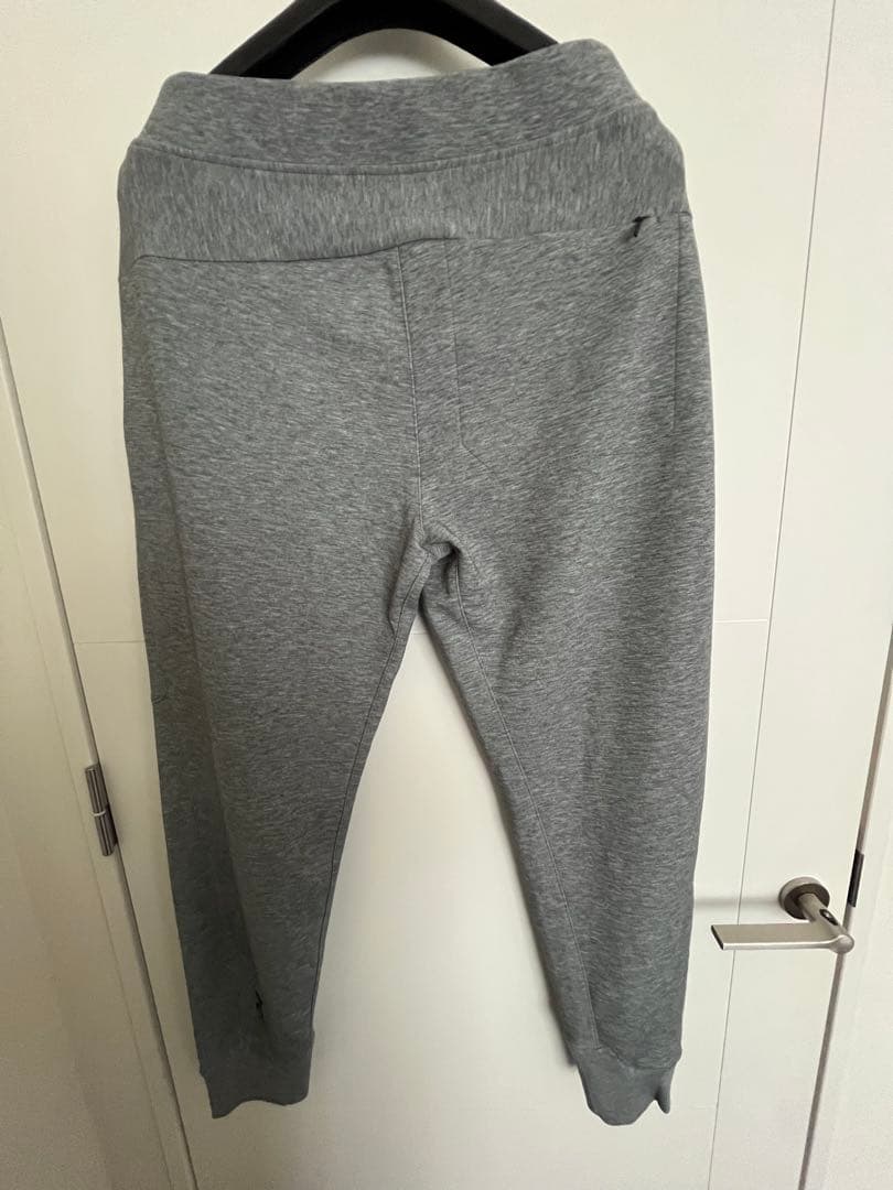 on オングレー スウェットパンツ M