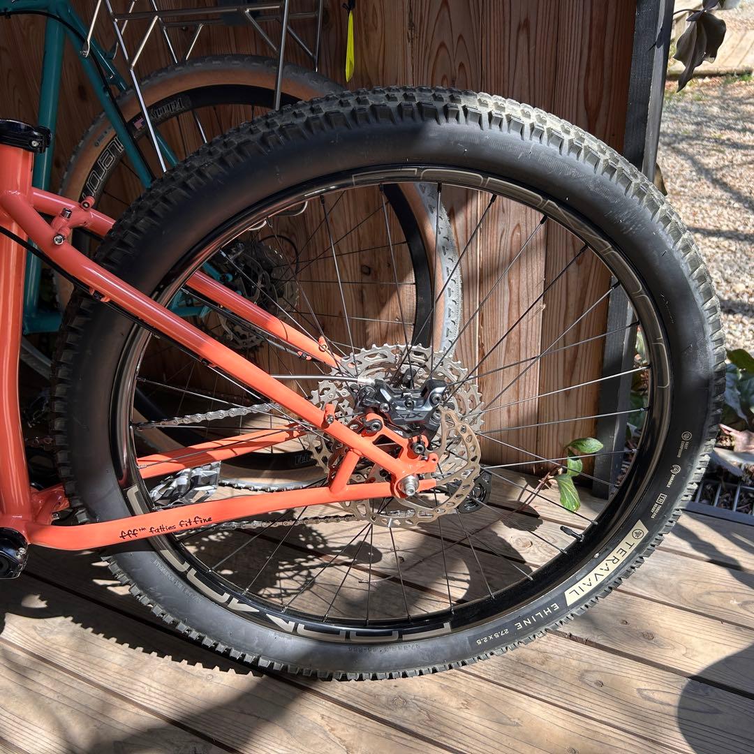 TERAVAIL 27.5×2.5 bluelug surly crust