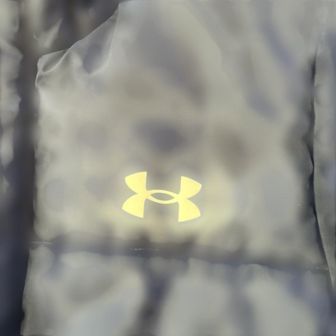 Under Armour フード付きベンチコート ネイビー。中綿ポリエステル