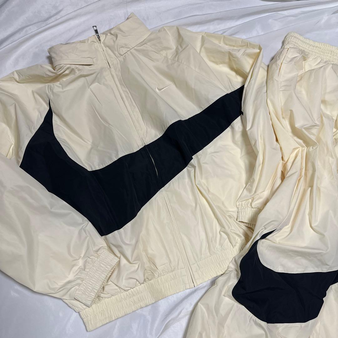 新品　完売　アイボリー　XLサイズ　NIKE ビッグスウッシュ セットアップ