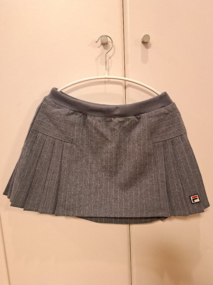 美品　FILA テニスウェア レディース スコート グレー Mサイズ