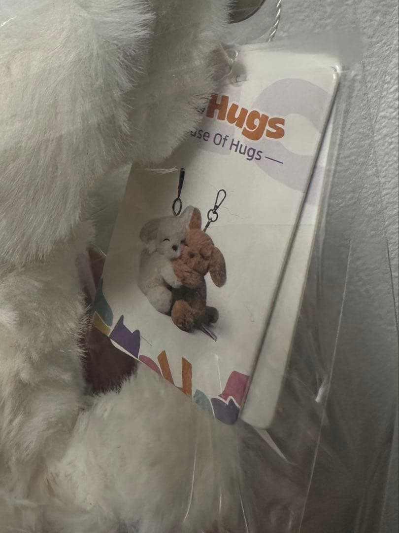 McHugs Snuggle Dog Charm 犬 ハグ キーホルダ