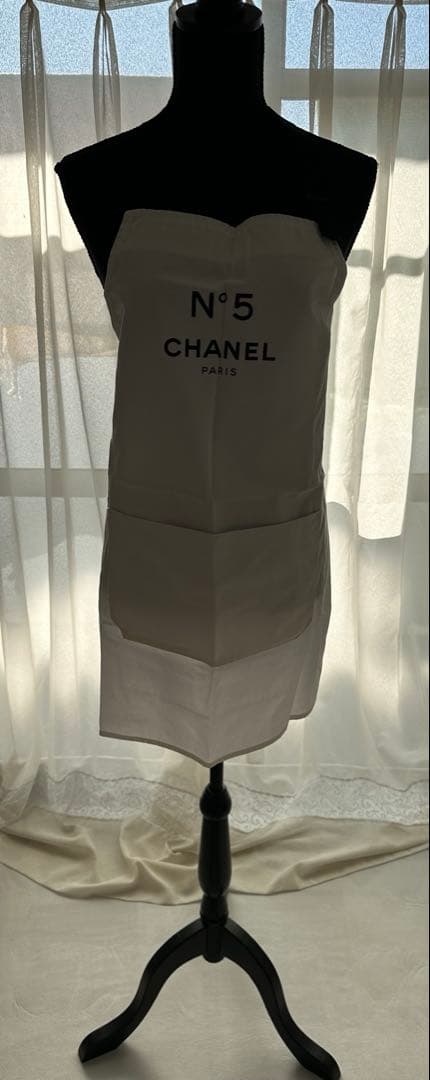 CHANELエプロン　ファクトリー　N°5の100周年記念　ホワイト　激レア