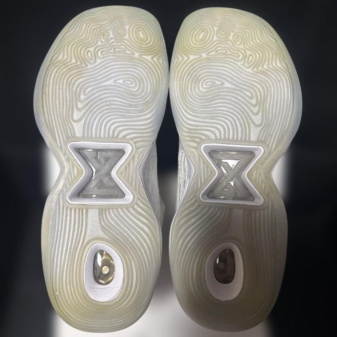 ポール　ジョージ　PG5 NIKE ID ホワイト／ゴールド