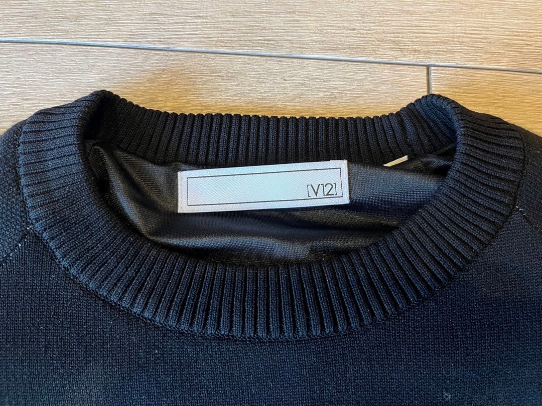 V12 ニット　黒　防風裏地