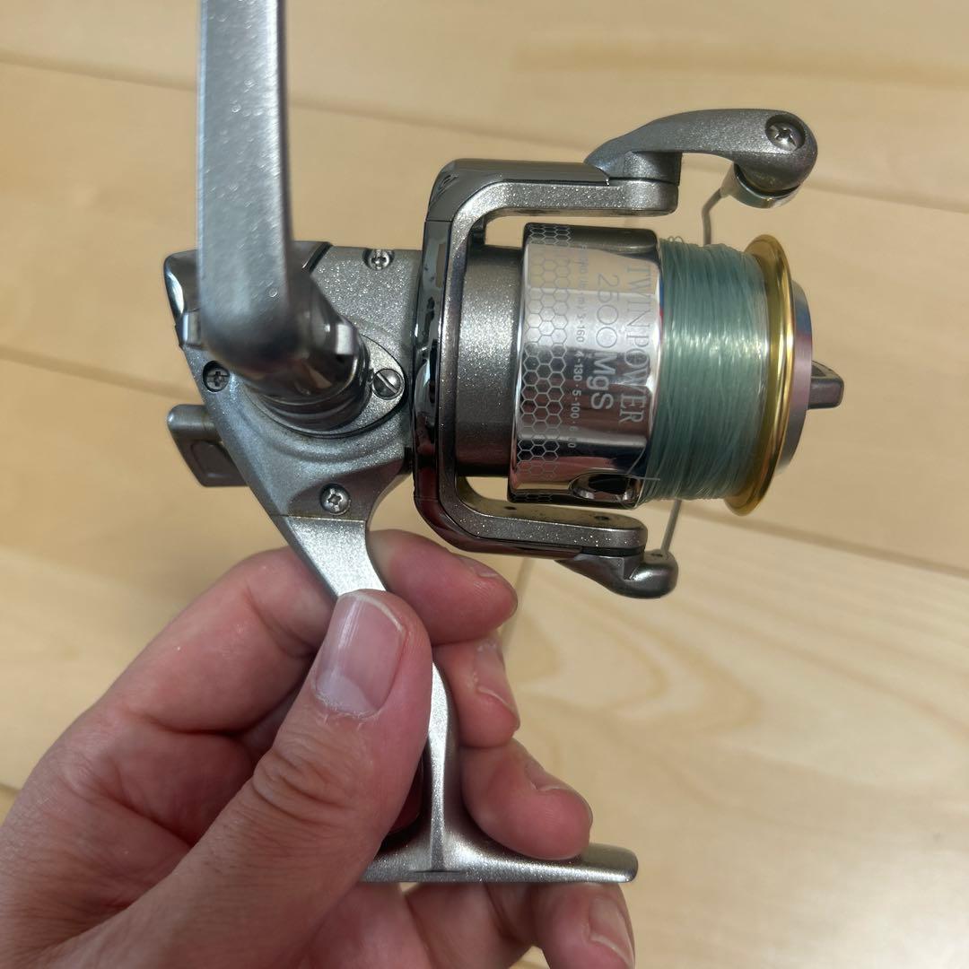 SHIMANO TWIN POWER 2500MgS スピニングリール