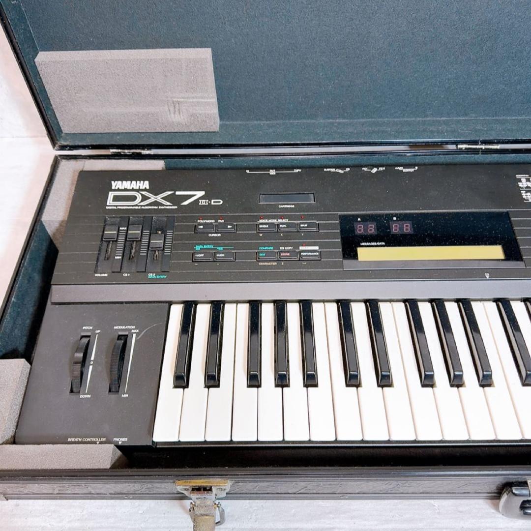 Yamaha ヤマハ　DX7IID デジタルシンセサイザー 61鍵　ハードケース