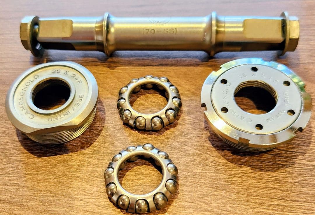 Campagnolo ボトムブラケット 70-SS