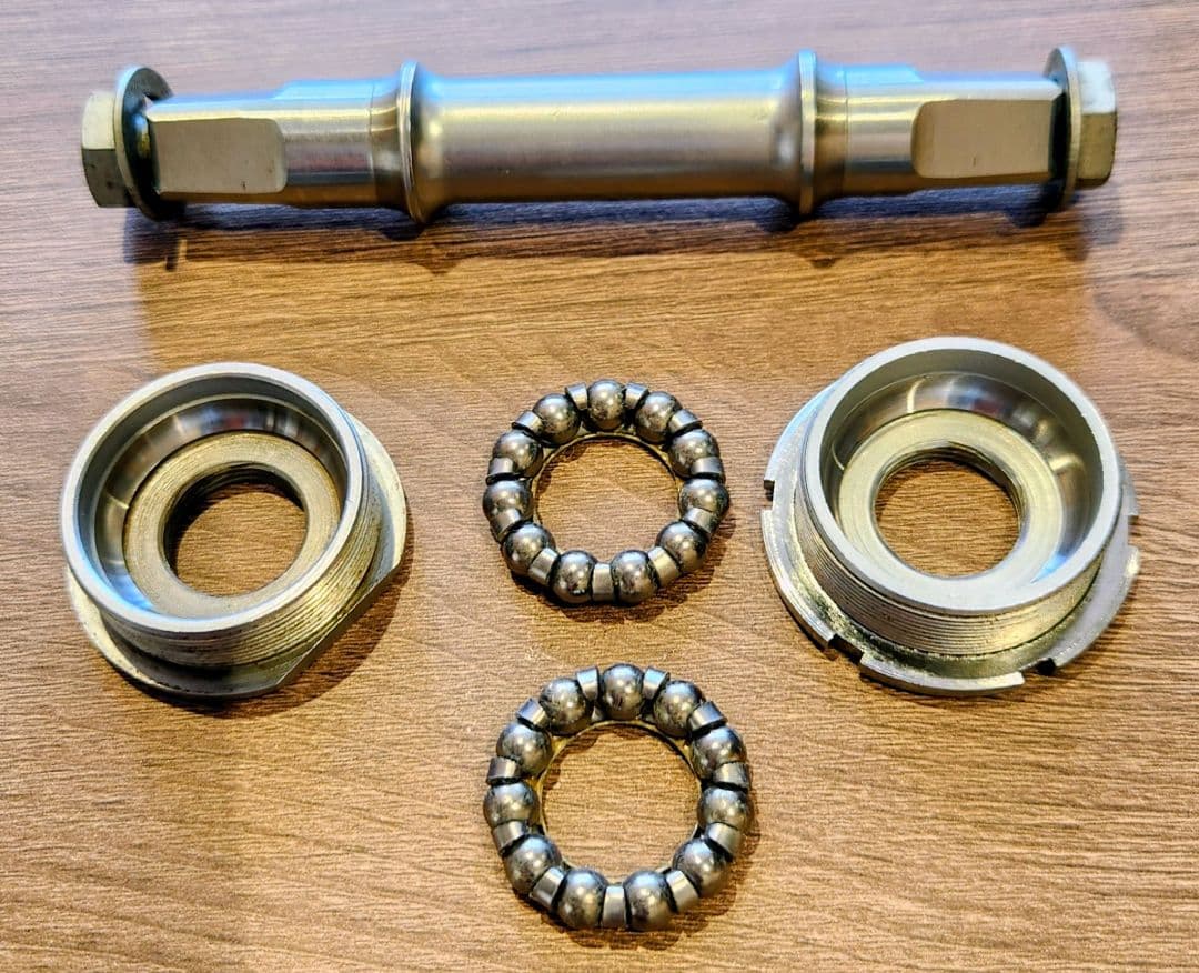 Campagnolo ボトムブラケット 70-SS