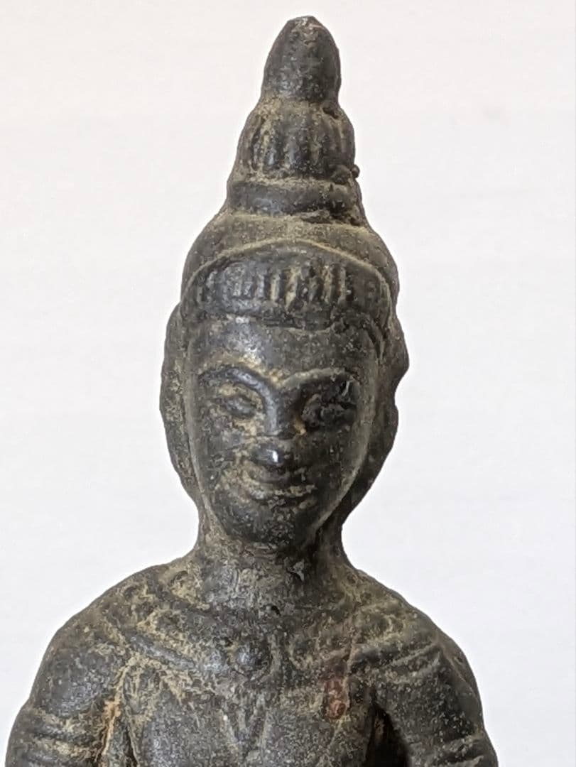 仏教美術における釈迦の出家シーンを描いた「四門出遊」に関連する釈迦像である