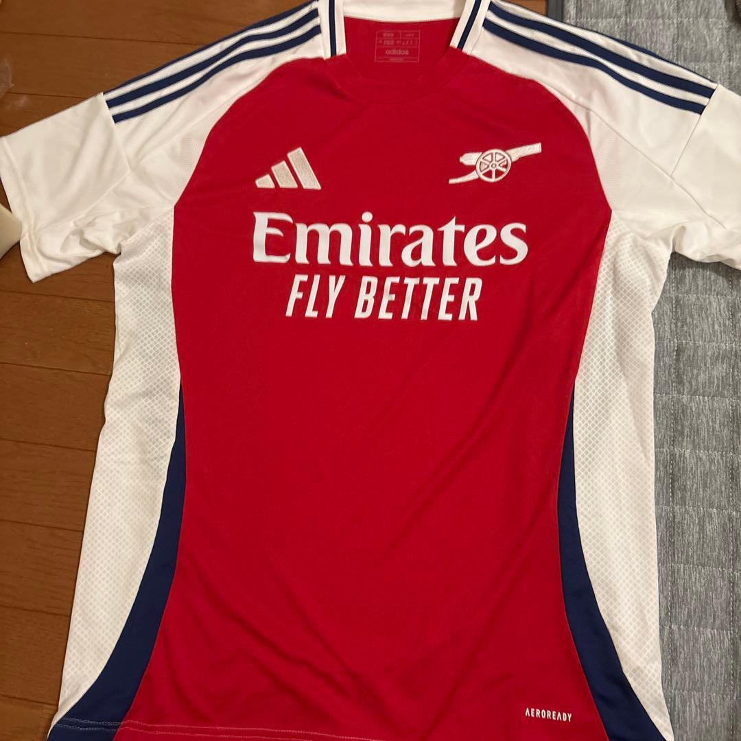 adidas エミレーツ ロゴ シャツ
