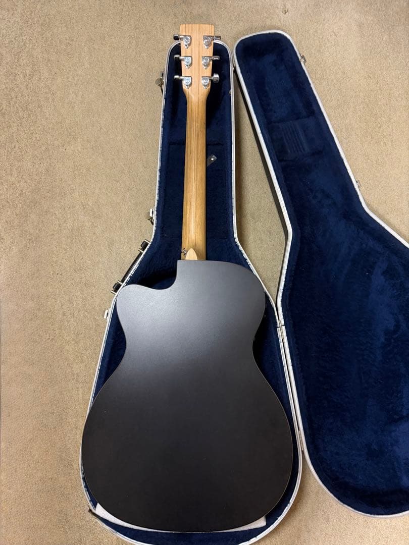 C. F. Martin & Co. 000CXE BLACK（エレアコ）
