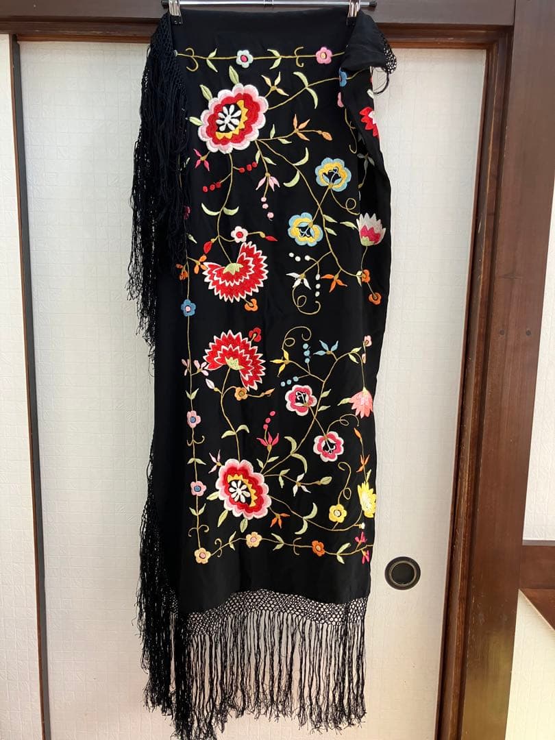 フラメンコ　マントン　シージョ　刺繍