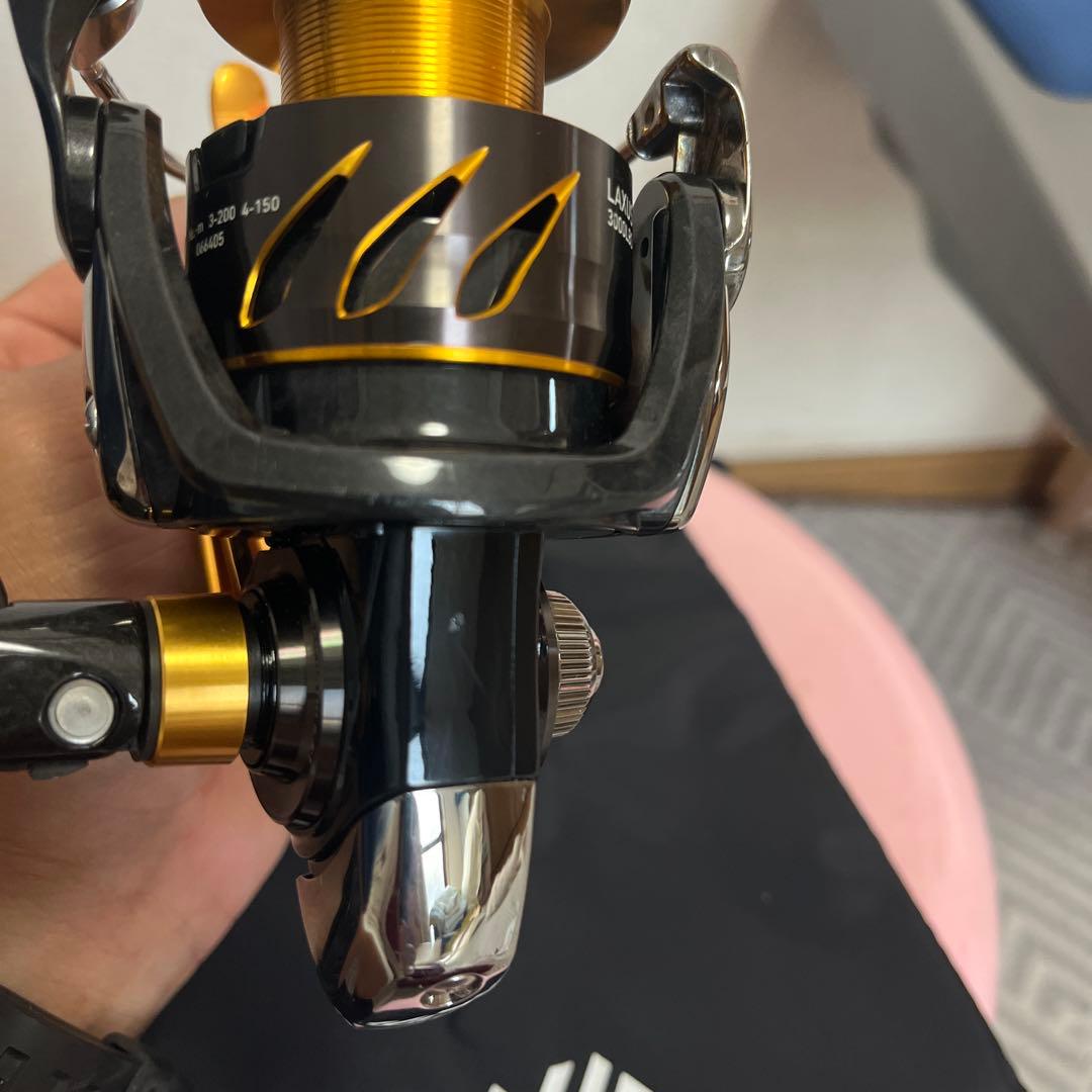 DAIWA LAXUS 3000LBDスピニングリール ブラック/ゴールド