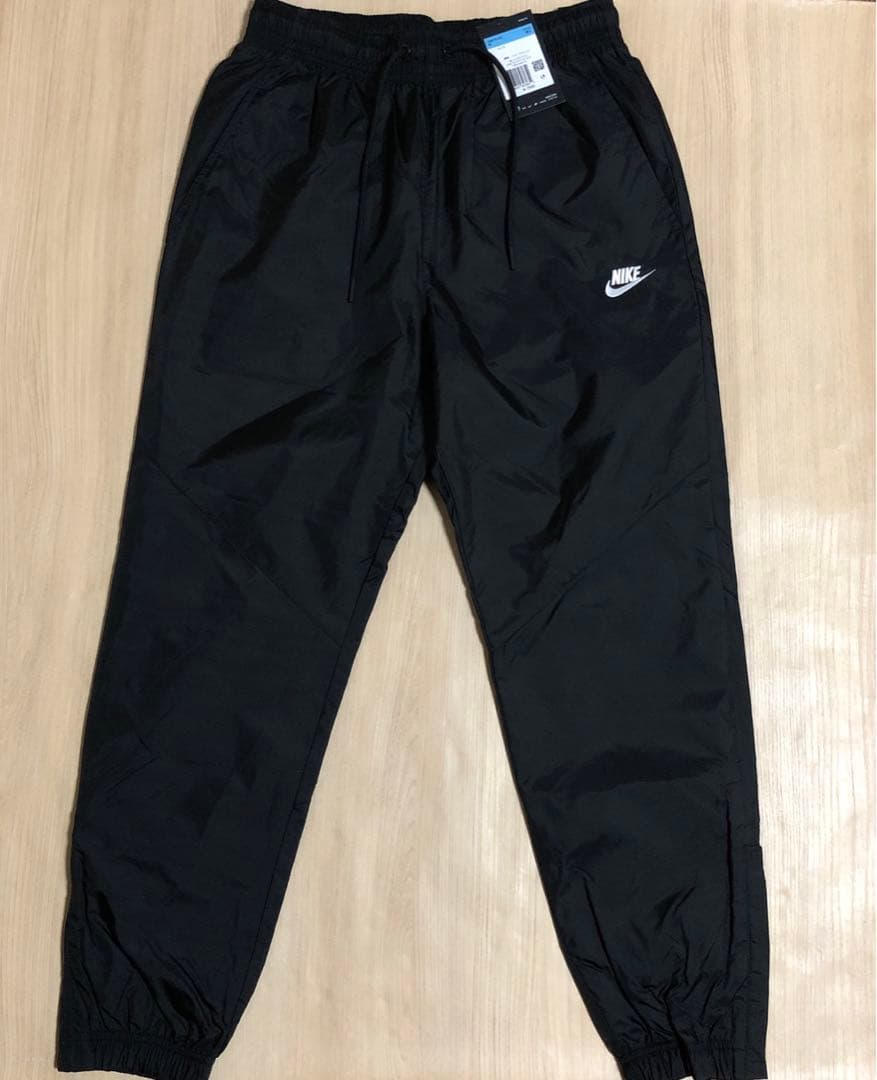 「新品未使用」NIKE トラックパンツ ・ウィンドウランナーパンツ