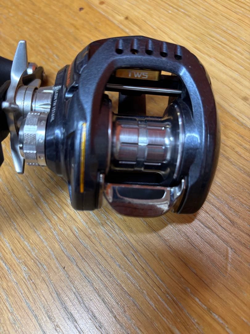 ZILLION TW 1516HL ベイトリール　DAIWA 左巻き