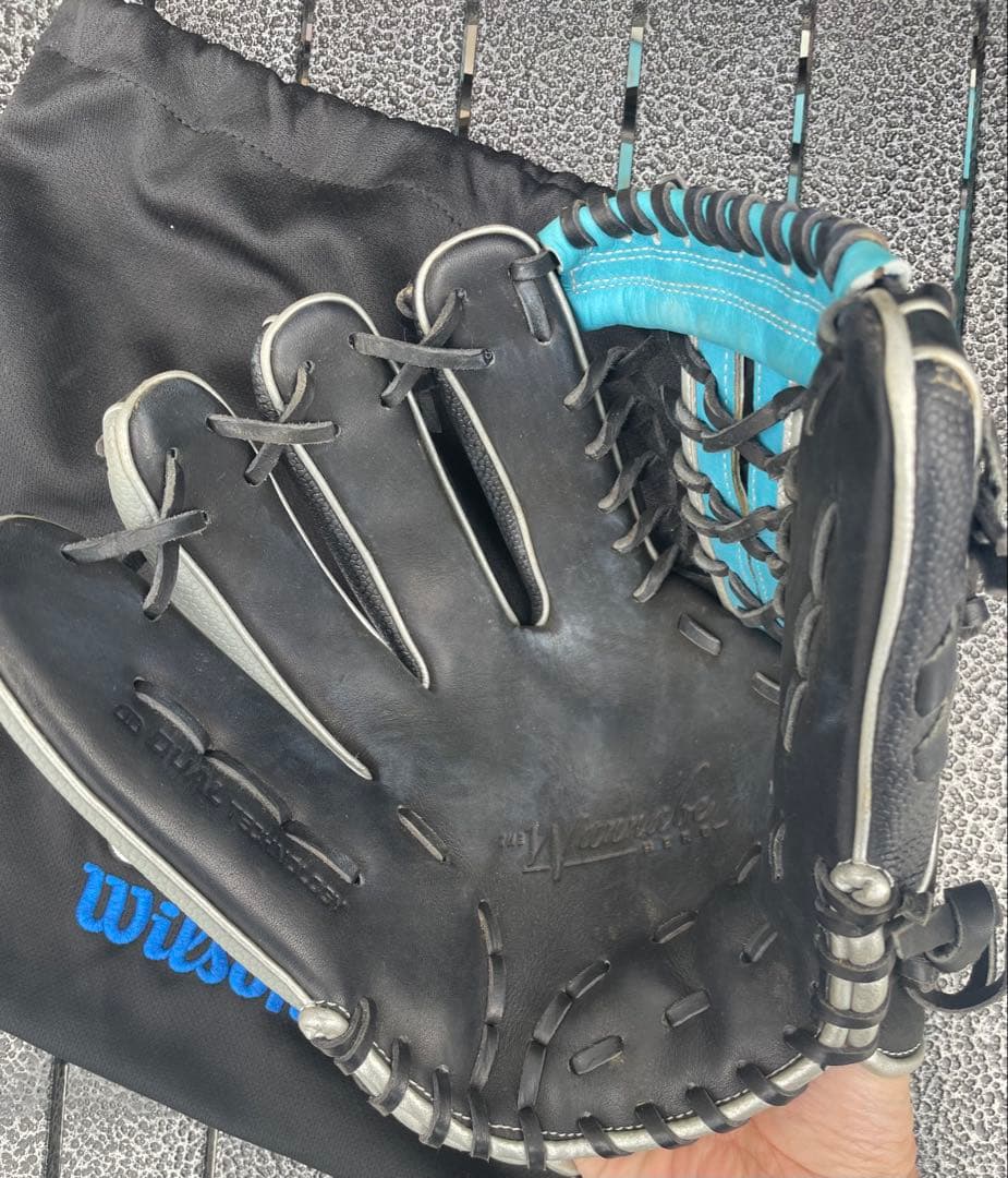 Wilson A2000 軟式グローブ ブラック/水色