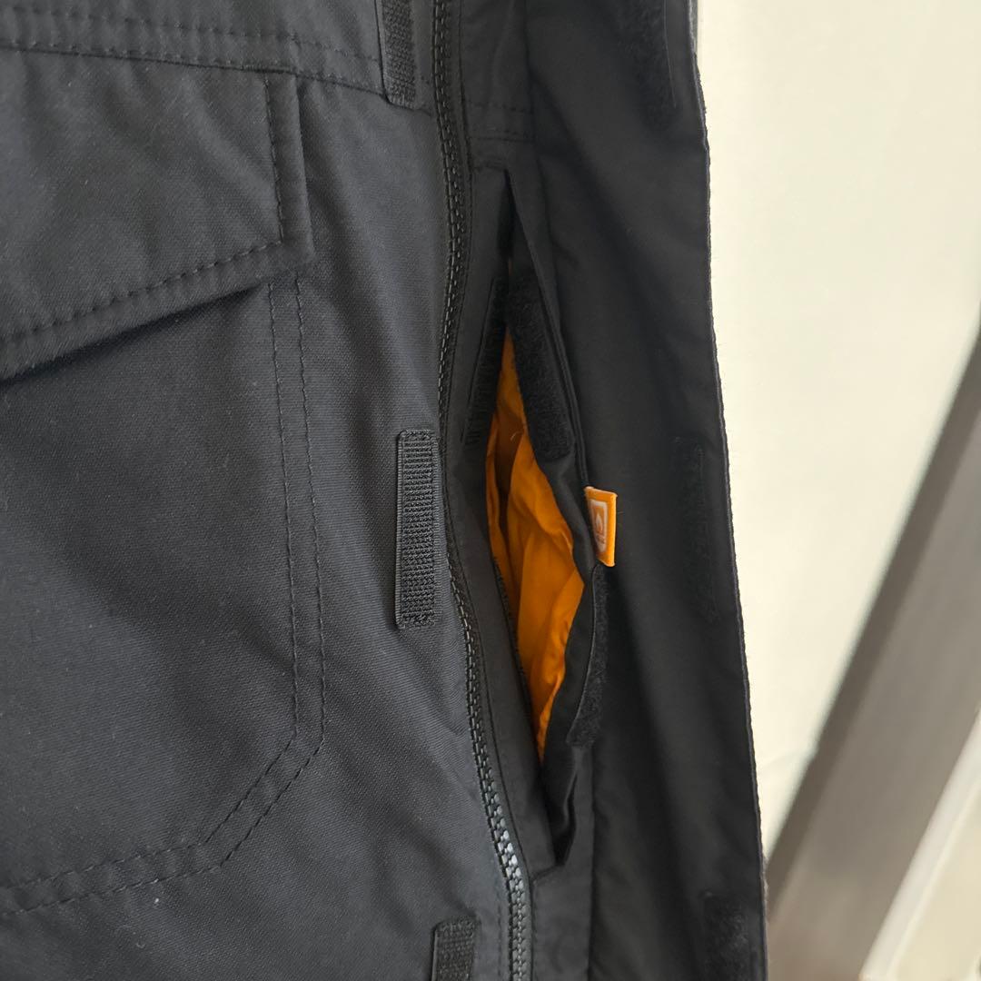 BURTON ブラック スノーボードウェア