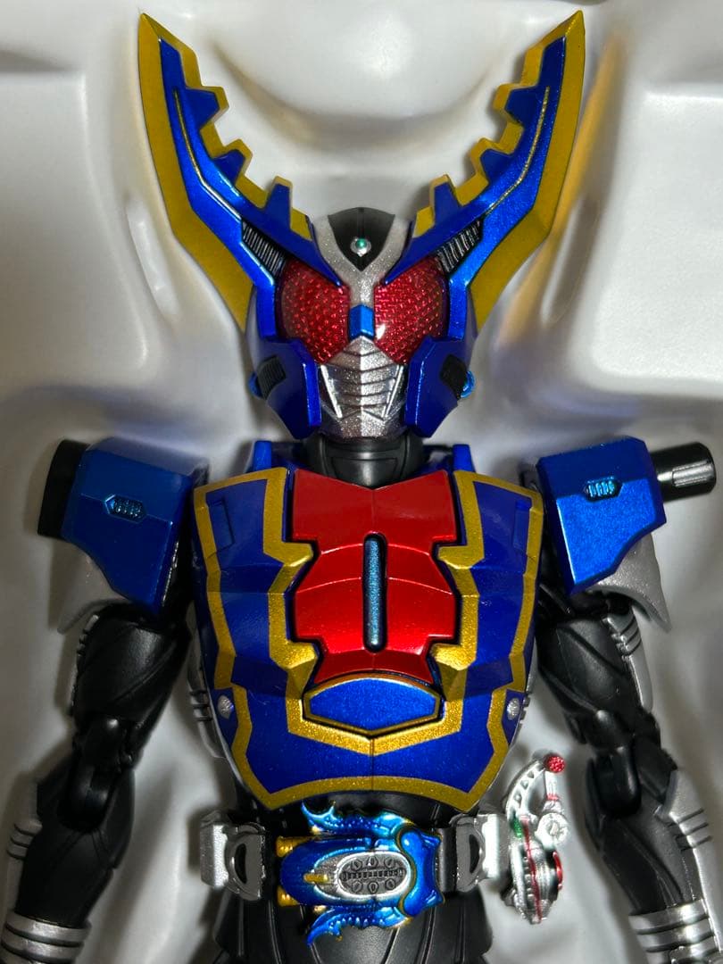 S.H.Figuarts 真骨彫製法　仮面ライダーガタック ハイパーフォーム