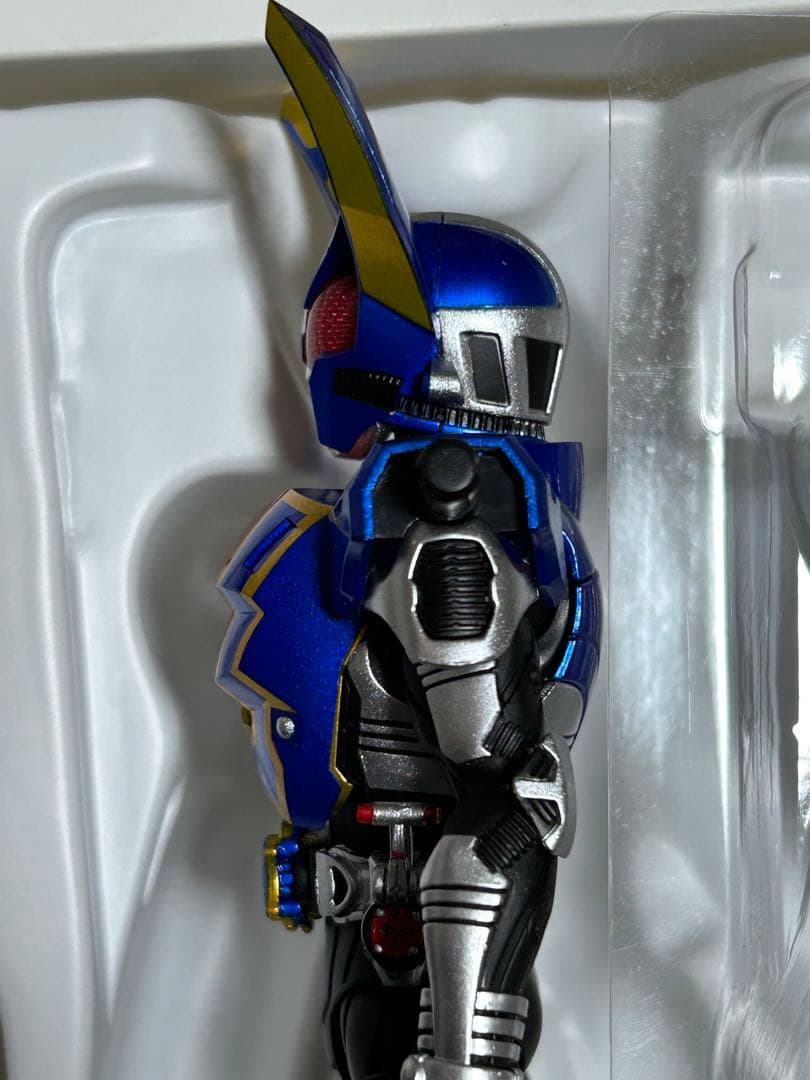 S.H.Figuarts 真骨彫製法　仮面ライダーガタック ハイパーフォーム