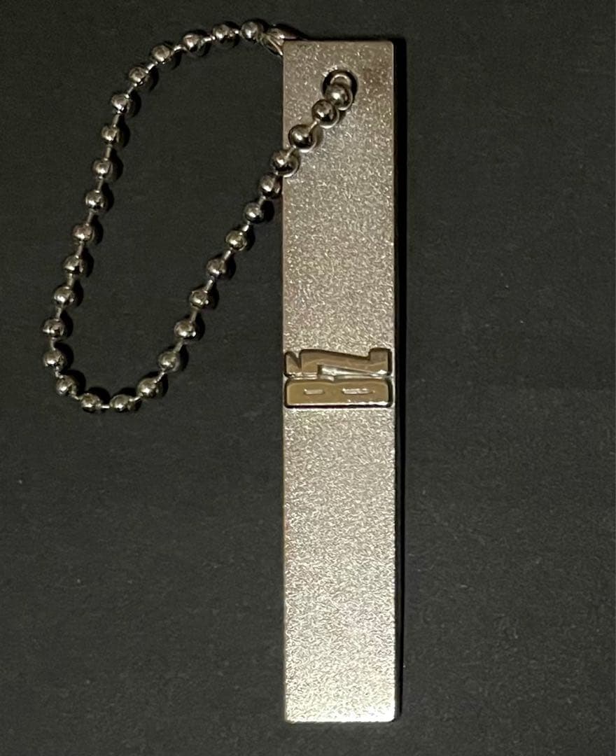 B'z レトロキーホルダー(美品・おまけ付き)