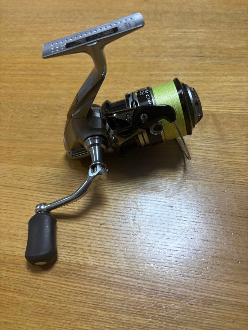 RARENIUM レアニウム　2500S スピニングリール