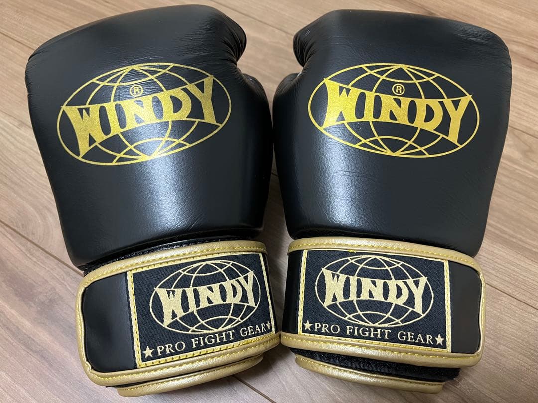 【未使用に近い】WINDY ボクシンググローブ 8oz ブラック／ゴールド