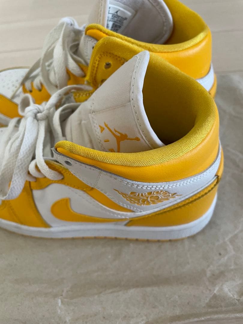 Air Jordan 1 Mid ホワイト/レモンイエロー 37.5