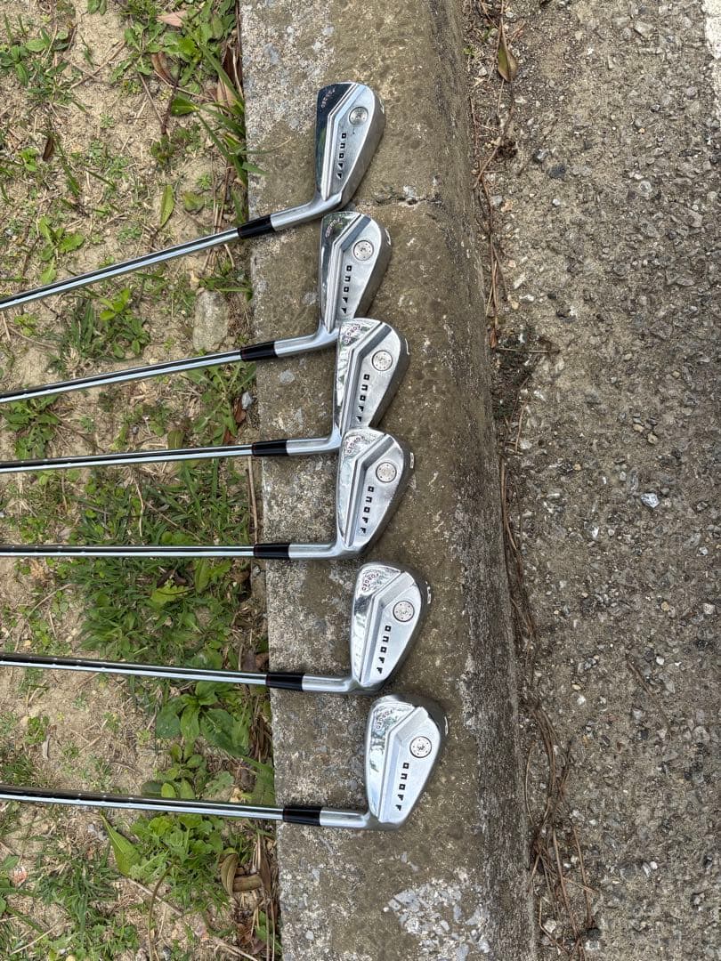 ONOFF KURO (2022) アイアン 5-PW モーダス105(S)