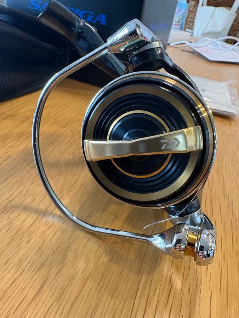 極美品　Daiwa 20 ソルティガ 8000 P スピニングリール