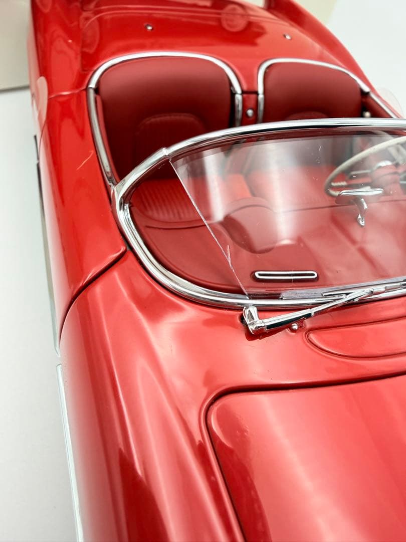 【AUTOart】シボレー・コルベット 1/18 ダイキャストミニカー