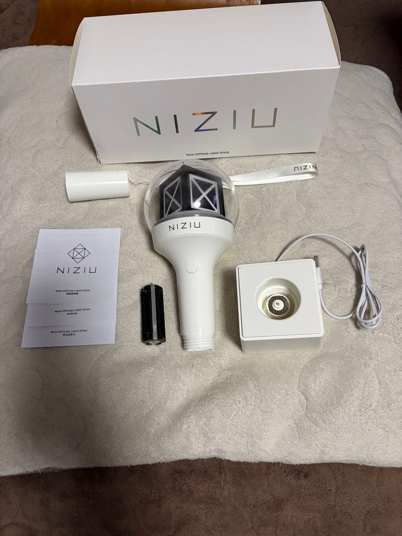 NIZIU ペンライト 透明ボール型