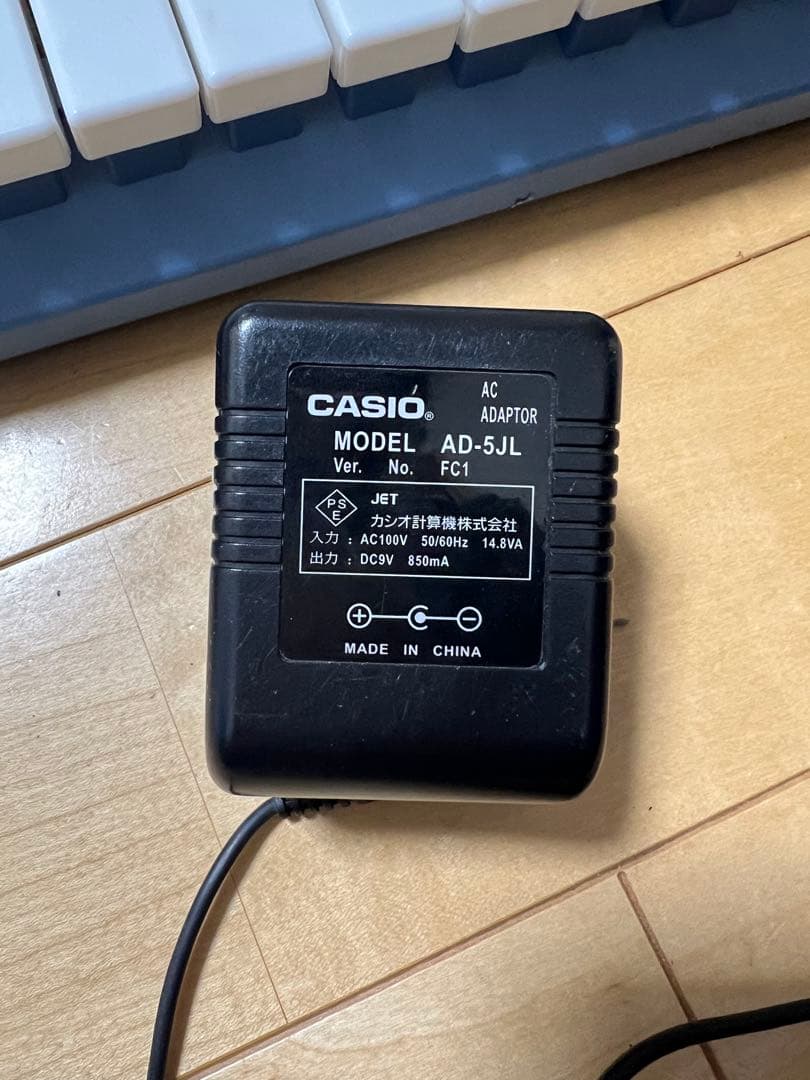 CASIO WK-220 61鍵盤電子キーボード