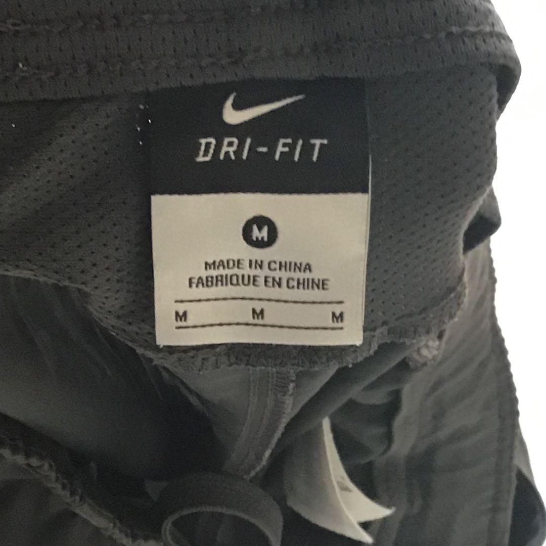 NIKE ナイキ　ハーフパンツ　ナイロン　黒　ブラック　グレー