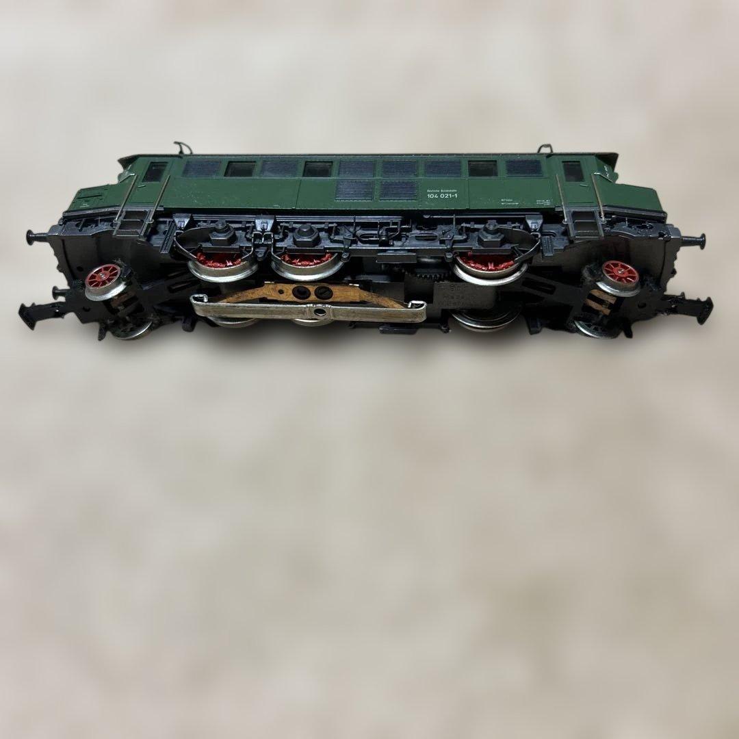 緑色の電気機関車 HOゲージ