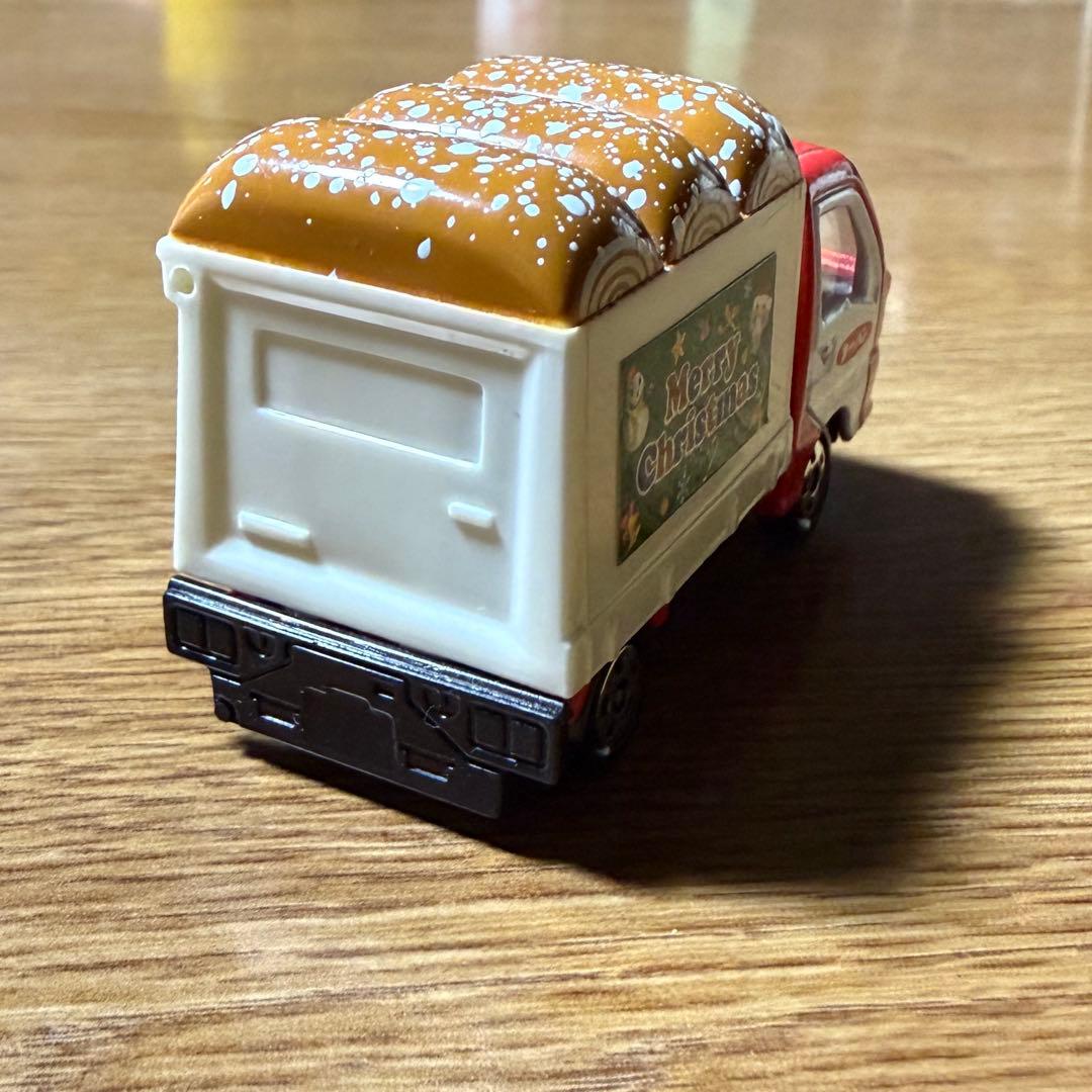 トミカ　第一パン　スバル　サンバー クリスマス仕様