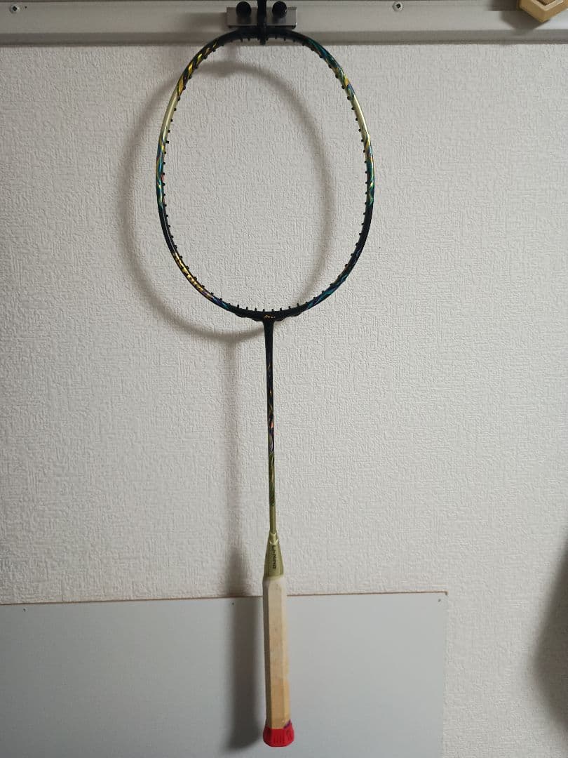 ラケット LI-NING AXFORCE100 4UG5